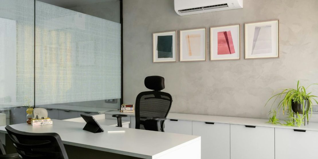 a small office that has implemented some small office design ideas to maximise the space